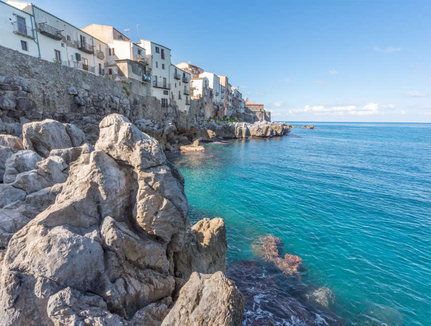 cefalu italy