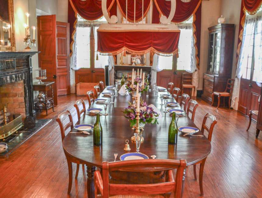 oak alley plantation interior nola